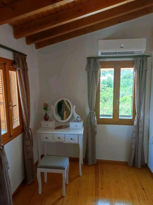 Nikόla's House Holiday home Mourniai