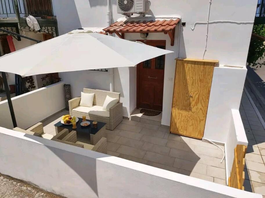 Nikόla's House * Mourniai