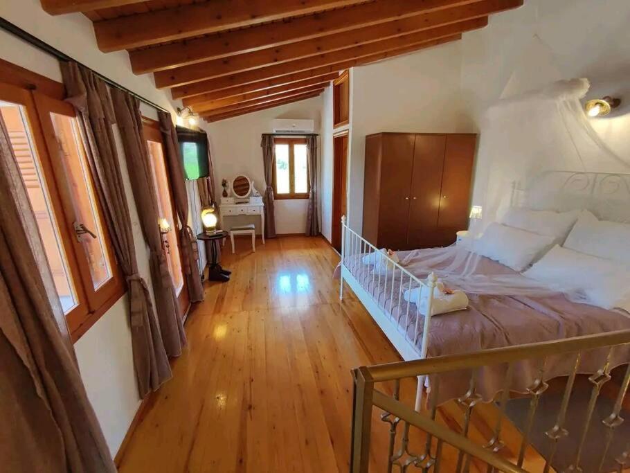 Case de vacanță Nikόla's House Mourniaí